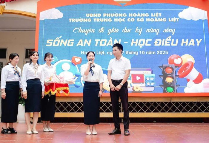 Thầy cô Trường THCS Hoàng Liệt tích cực đổi mới, vận dụng sáng kiến vào thực tiễn giáo dục. Ảnh: PV
