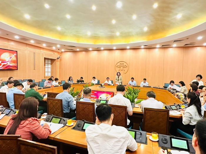 UBND thành phố Hà Nội tổ chức cuộc họp với các cơ quan, đơn vị, ban, ngành của Trung ương và thành phố để lấy ý kiến về các phương án, nội dung tổ chức chương trình nghệ thuật đặc biệt chào mừng Ngày Văn hóa Việt Nam (24-11). Ảnh: Hoàng Lân