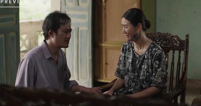Phan Minh Huyền đối diễn cùng Doãn Quốc Đam.