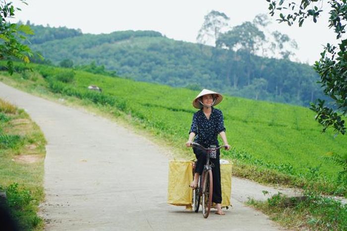 Phan Minh Huyền vào vai người phụ nữ nông thôn khiến khán giả bất ngờ vì màn "lột xác" này.