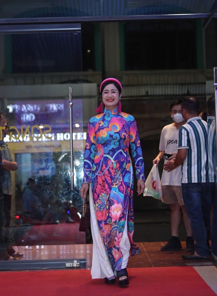 NSND Thu Hà đã bước sang tuổi 57 nhưng nhan sắc của nữ nghệ sĩ vẫn được nhận xét trẻ đẹp với thời gian.