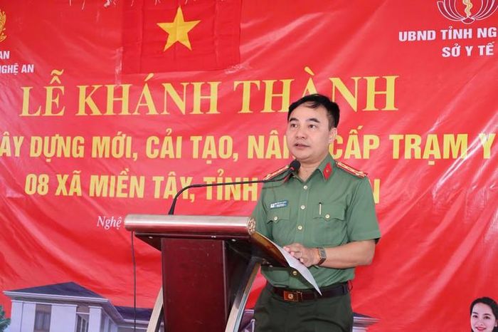 Đại tá Nguyễn Huy Khích - Phó Giám đốc Công an tỉnh Nghệ An phát biểu tại buổi lễ. Ảnh: PV.