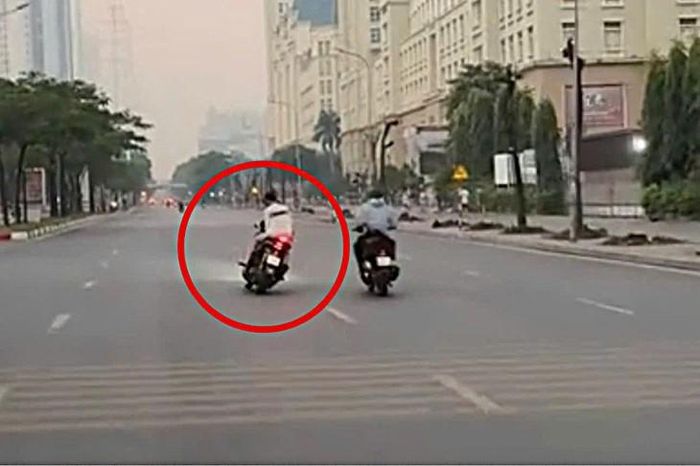 Từ video xe SH lạng lách trên đường Mễ Trì, CSGT Hà Nội phát hiện phương tiện gắn biển số không đúng đăng ký cùng nhiều vi phạm khác. (Ảnh Phòng CSGT Hà Nội)