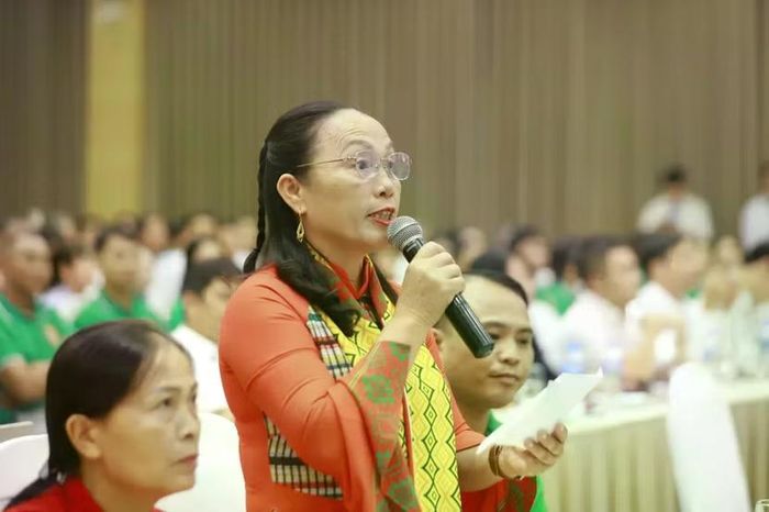 Bà Lê Thị Hương, Giám đốc HTX Nhân Lý, xã Xuân Lãng (tỉnh Phú Thọ) đặt câu hỏi.