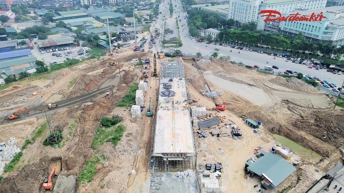Khi công trình hoàn thành, cầu vượt và hệ thống nút giao đồng bộ sẽ góp phần giảm áp lực phương tiện cho các trục Nguyễn Xiển, Xa La, Phúc La, đồng thời cải thiện khả năng kết nối giữa các khu vực lân cận.