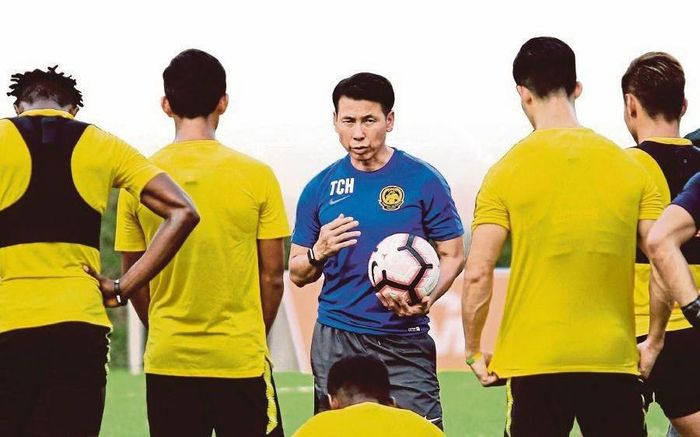  Bóng đá Malaysia cũng không muốn dùng HLV nội. 