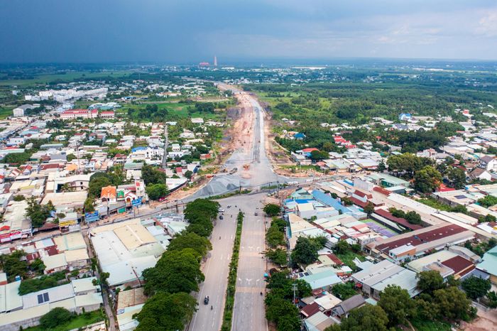 Dự án có điểm đầu giao với Hương lộ 19 (xã Phước An) và điểm cuối giáp Quốc lộ 51 tại Km2+665,87 (xã Long Phước) TP Đồng Nai. Công trình thuộc nhóm B, có tổng mức đầu tư xây lắp của hai gói thầu chính khoảng 287 tỷ đồng.