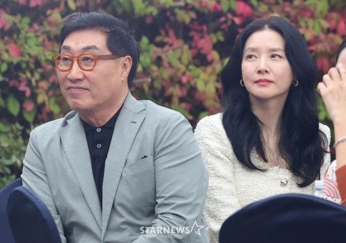 Hình ảnh vợ chồng Lee Young Ae trong sự kiện. Ảnh: Star News Korea.
