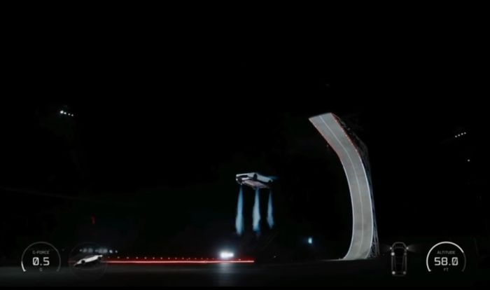 Các động cơ đẩy này được hoạt động bằng điện. Tesla vẫn chưa cung cấp chi tiết công suất của mỗi phiên bản. Song ở tùy chọn cao cao cấp gồm Thrust và Rocket, xe được quảng cáo có thể di chuyển 0-96 km/h trong 0,8 giây. 