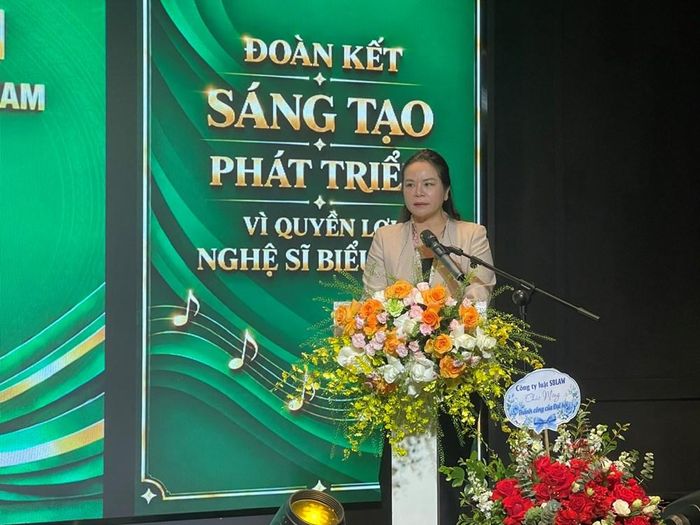 Phó Cục trưởng Cục Công nghiệp văn hóa và Bản quyền tác giả, Bộ VHTTDL Phạm Thị Kim Oanh phát biểu tại Đại hội
