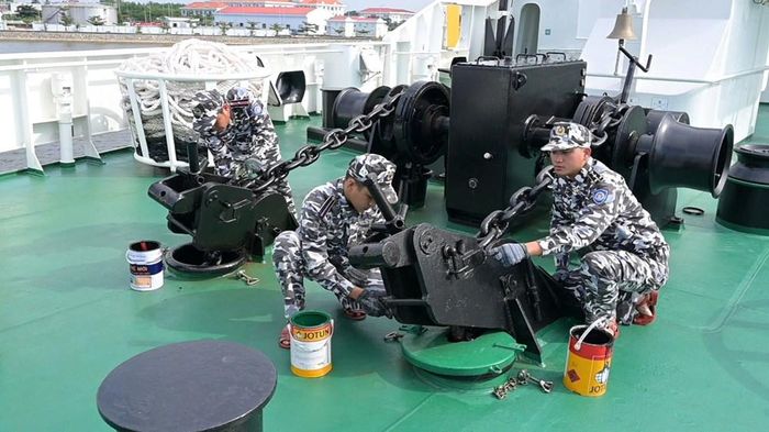 Tích cực sơn sửa, bảo quản trang bị kỹ thuật