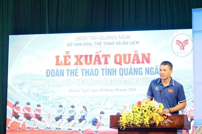 Võ sĩ Lương Bá Tá, vận động viên tiêu biểu môn Kickboxing, đại diện các vận động viên tuyên thệ quyết tâm thi đấu hết mình