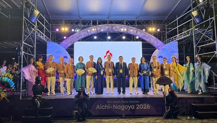 Các thành viên của Đoàn Thể thao người khuyết tật Việt Nam tại Lễ thượng cờ