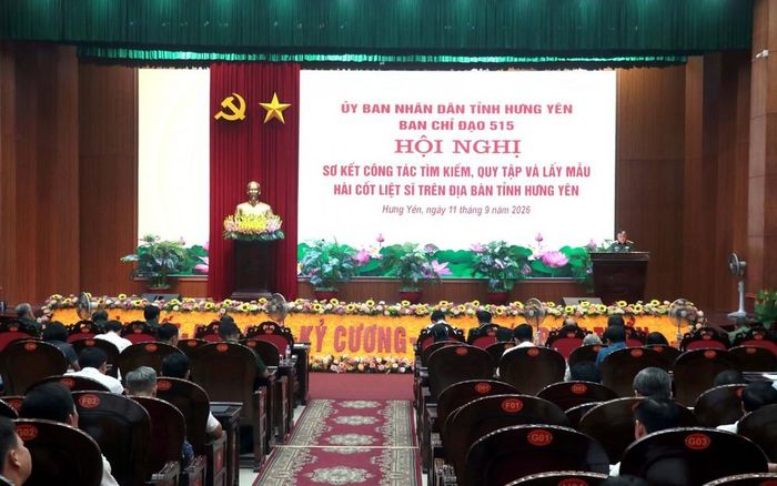 Tỉnh Hưng Yên tổ chức sơ kết "Chiến dịch 500 ngày đêm đẩy mạnh thực hiện tìm kiếm, quy tập và xác định danh tính hài cốt liệt sĩ". Ảnh: Đinh Văn Nhiều - TTXVN