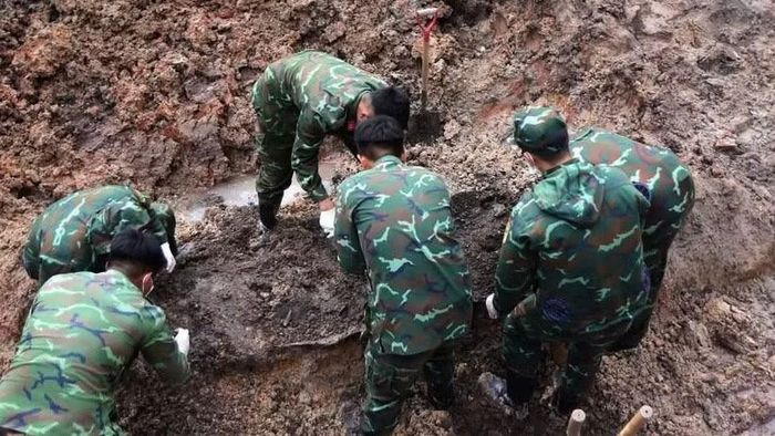 Lực lượng làm nhiệm vụ tìm kiếm hài cốt liệt sĩ. (Ảnh: CTV)