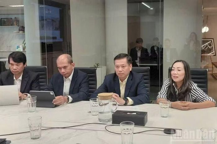 Đồng chí Nguyễn Long Hải, Ủy viên Trung ương Đảng, Phó Bí thư Thường trực Đảng ủy các cơ quan Đảng Trung ương và đoàn công tác làm việc với lãnh đạo Viện Quản trị Chandler. (Ảnh: ĐĂNG TIẾN)