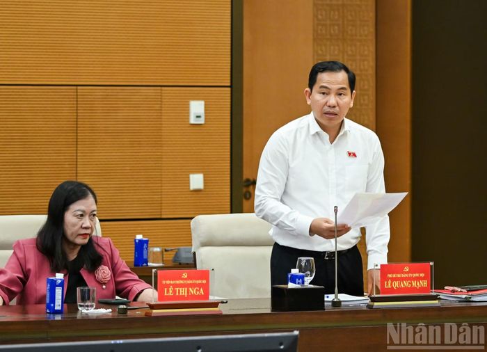 Phó Bí thư Đảng ủy Quốc hội Lê Quang Mạnh phát biểu mở đầu hội nghị. (Ảnh: DUY LINH)