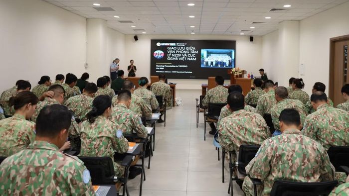 Chương trình hợp tác nhằm nâng cao nhận thức, chia sẻ kinh nghiệm và tăng cường năng lực hỗ trợ tâm lý cho quân nhân sau khi hoàn thành nhiệm vụ quốc tế. (Ảnh: TIẾN PHÚC)
