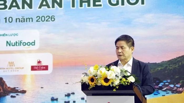 Ông Nguyễn Quốc Kỳ, Chủ tịch Hiệp hội Văn hóa ẩm thực Việt Nam phát biểu tại hội thảo. (Ảnh: LƯƠNG TÙNG)