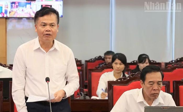 Tại cuộc họp bàn giải pháp thực hiện kịch bản tăng trưởng quý IV, ông Đỗ Văn Trụ, Giám đốc Sở Nông nghiệp và Môi trường tỉnh Sơn La khẳng định ngành sẽ bảo đảm việc tăng trưởng theo đúng kịch bản đề ra. (Ảnh: QUỐC TUẤN)