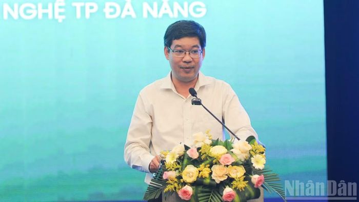 Phó Giám đốc Sở Khoa học và Công nghệ thành phố Đà Nẵng Lê Sơn Phong phát biểu tại hội thảo. (Ảnh: CÔNG VINH)