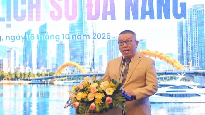 Phó Giáo sư, Tiến sĩ Trần Mạnh Huy, Đại biểu Quốc hội khóa XVI, Ủy viên Ban chấp hành Hiệp hội Blockchain và Tài sản số Việt Nam phát biểu tại hội thảo. (Ảnh: CÔNG VINH)