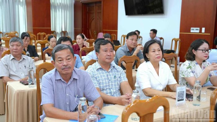 Thường trực Tỉnh ủy Cà Mau yêu cầu việc học tập, quán triệt nghị quyết không dừng lại ở nhận thức mà phải biến thành hành động cụ thể.