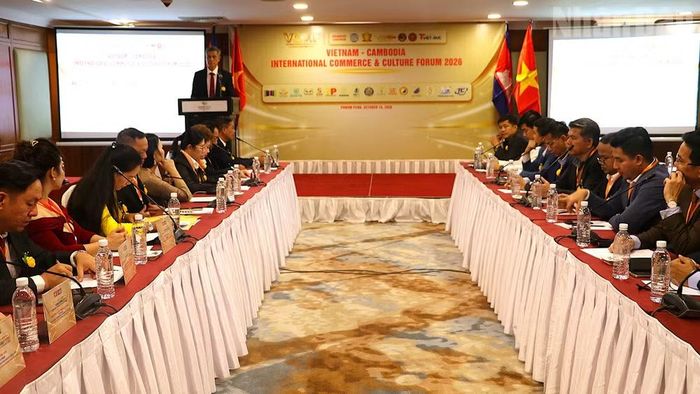 Quang cảnh Diễn đàn Thương mại và Văn hóa quốc tế Việt Nam-Campuchia. (Ảnh: HUY VŨ)