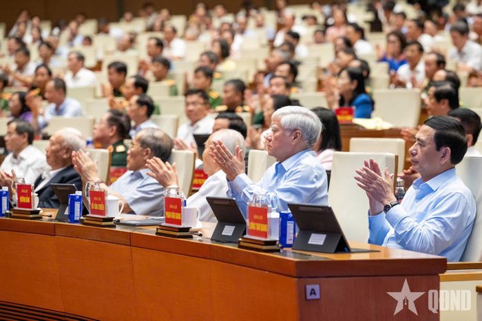 Các đại biểu dự hội nghị tại Phòng họp Diên Hồng, Nhà Quốc hội.