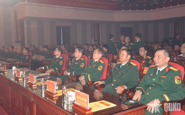 Các đại biểu tham dự hội nghị gặp mặt. 