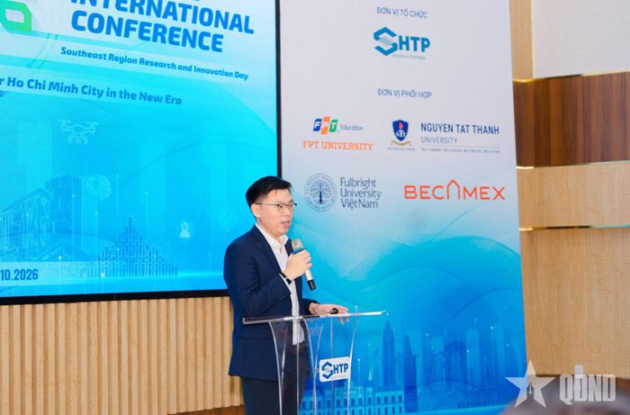  Đồng chí Trương Minh Huy Vũ, Phó chủ tịch UBND TP Hồ Chí Minh phát biểu tại hội nghị.