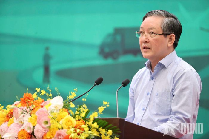 Đồng chí Lương Quốc Đoàn, Ủy viên Trung ương Đảng, Phó chủ tịch Ủy ban Trung ương Mặt trận Tổ quốc Việt Nam, Chủ tịch Trung ương Hội Nông dân Việt Nam phát biểu khai mạc diễn đàn. Ảnh PHẠM HƯNG