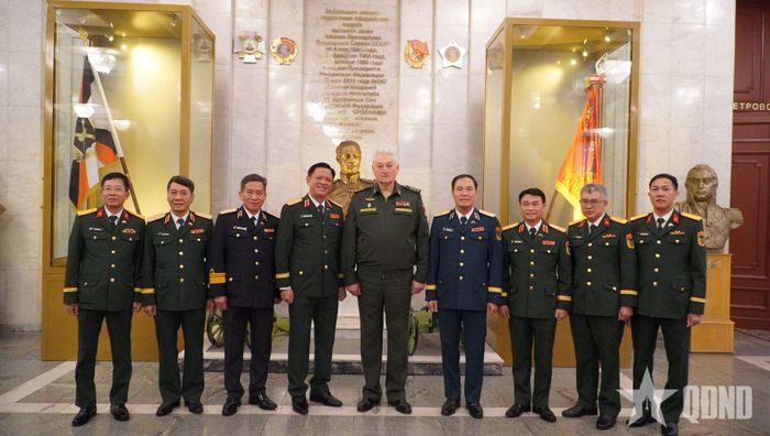  Thượng tướng Nguyễn Trường Thắng thăm Học viện Quân sự, Bộ Tổng Tham mưu các Lực lượng vũ trang Liên bang Nga.  