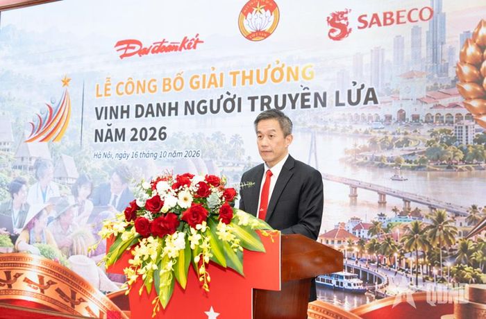 Ông Lester Tan, Tổng giám đốc SABECO phát biểu. 