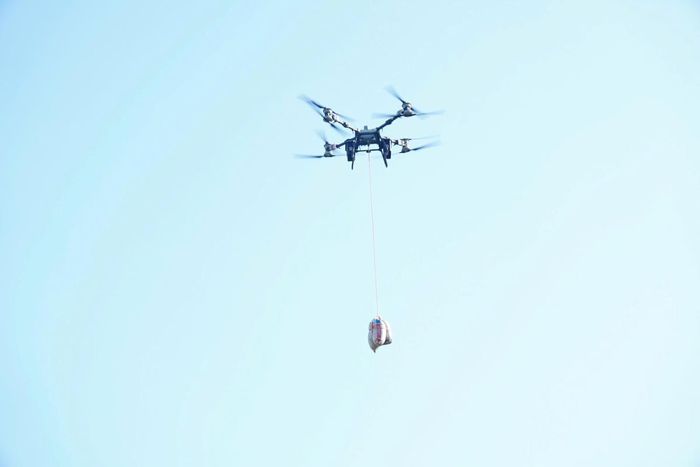 Bay thử thiết bị bay không người lái (drone) tải hàng có tải trọng từ 80 đến 120kg