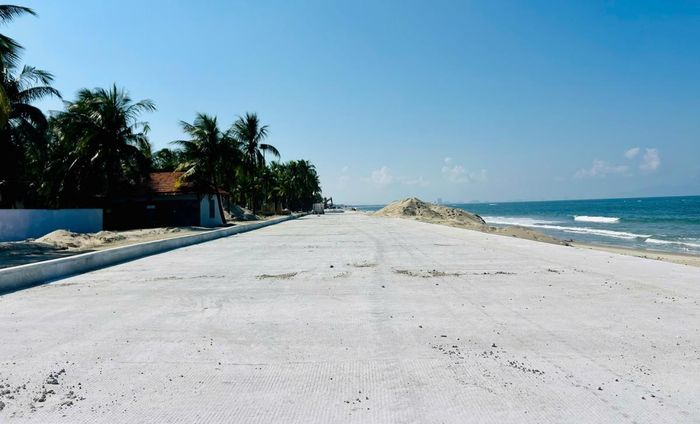 Mục tiêu của dự án nhằm ngăn sóng lớn đánh trực tiếp vào bờ, hạn chế tình trạng cát tràn lên đường và khu dân cư khi có biển động, bảo vệ an toàn cho vùng ven biển.