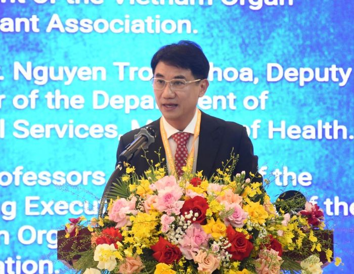 TS Lê Đức Nhân- Giám đốc Bệnh viện Đà Nẵng phát biểu tại hội nghi.