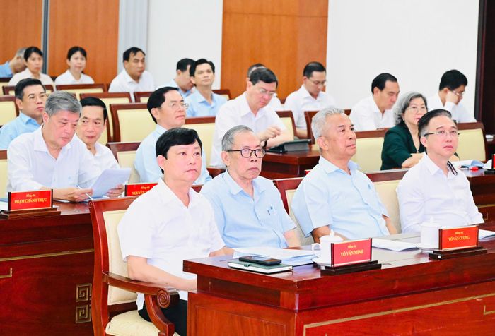  Đồng chí Võ Văn Minh cùng các đại biểu dự hội nghị tại điểm cầu TPHCM. Ảnh: VIỆT DŨNG 