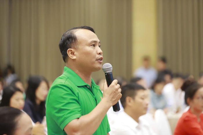  Ông Nguyễn Đức Trung, Chủ tịch Hội Nông dân xã Tân Yên (TP Bắc Ninh) nêu ý kiến tại diễn đàn. Ảnh: QUANG HƯNG 