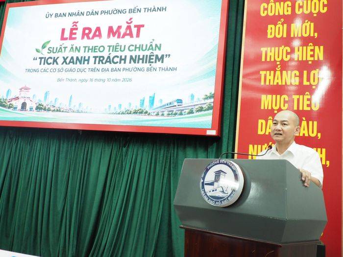  Ông Nguyễn Nguyên Phương, Phó Giám đốc Sở Công Thương TPHCM chia sẻ về mô hình "Tick xanh trách nhiệm" do Sở Công thương phối hợp với Hội Công nghệ cao TPHCM tổ chức. 