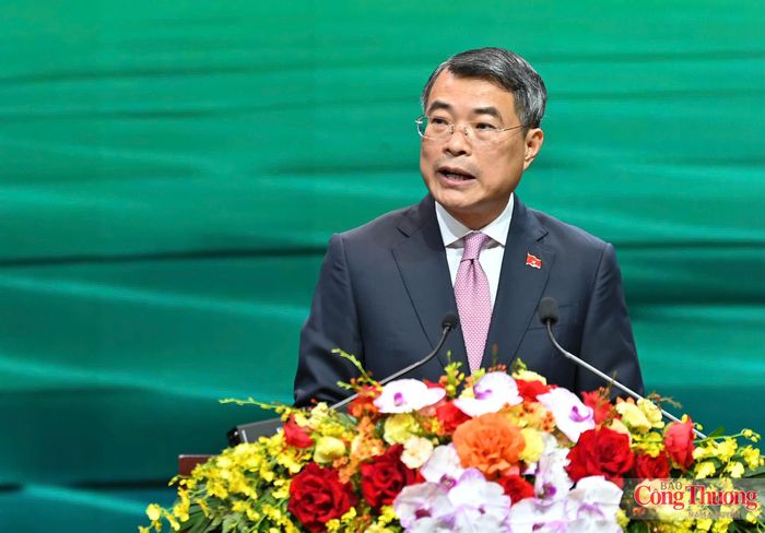 Thủ tướng Lê Minh Hưng phát biểu tại lễ tôn vinh "Thương hiệu quốc gia Việt Nam". Ảnh: Ban tổ chức cung cấp