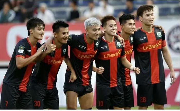 Xếp ở vị trí thứ hai là Ninh Bình FC với 7 điểm. Ảnh: Khả Hòa.