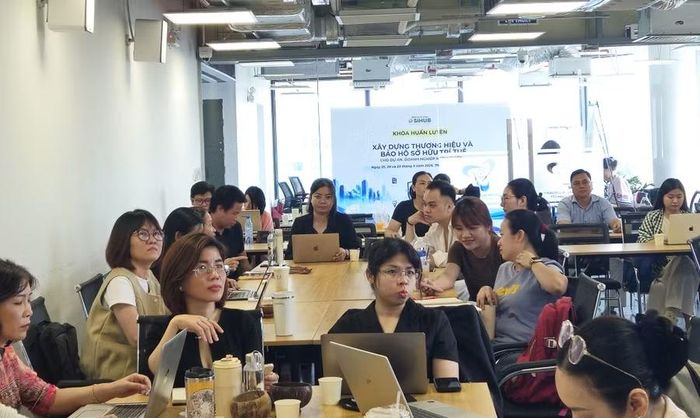 Học viên tham gia khóa huấn luyện xây dựng thương hiệu và bảo hộ sở hữu trí tuệ. Ảnh: Mai Nguyễn.