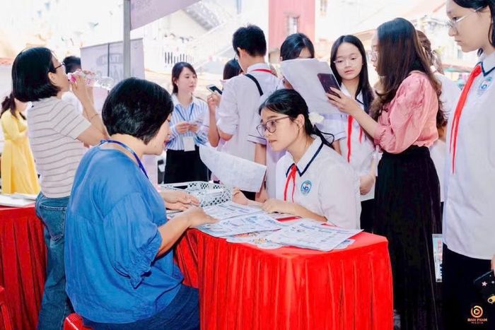 Trước cơ hội chọn nghề nghiệp, học sinh cần sự đồng hành của cha mẹ và thầy cô.