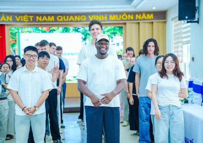 Thông qua các hoạt động, sinh viên có sự gắn kết với nhau.
