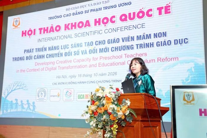 TS Nguyễn Thị Thanh - Hiệu trưởng Trường CĐSP Trung ương phát biểu đề dẫn.