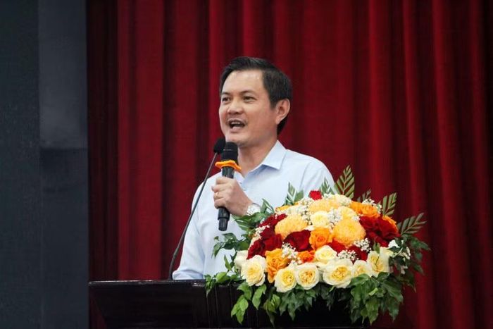 PGS.TS Nguyễn Tất Toàn, Hiệu trưởng Trường Đại học Nông Lâm TPHCM trình bày tham luận.