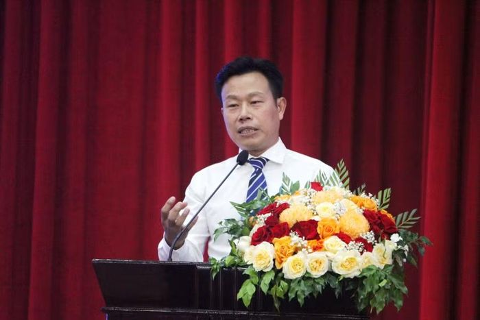 GS.TS Lê Quân, Thứ trưởng Bộ GD&ĐT phát biểu định hướng tại Hội thảo khoa học.