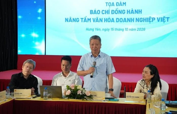 Ban tổ chức thông tin về Chương trình kỷ niệm 10 năm triển khai Ngày Văn hoá doanh nghiệp Việt Nam, Cuộc vận động “Xây dựng văn hoá doanh nghiệp Việt Nam” và Diễn đàn quốc gia thường niên “Văn hoá với doanh nghiệp” ngày 8/11. (Ảnh: Thu Anh)