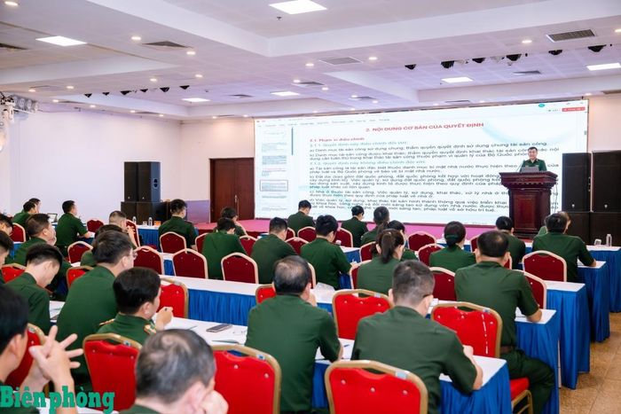 Cán bộ, nhân viên làm công tác Tài chính của Bộ đội Biên phòng đã được trang bị, cập nhật các kiến thức mới. Ảnh: Phương Nga